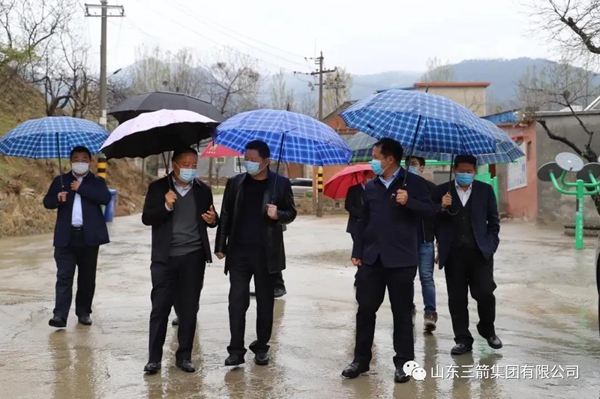 精準扶貧｜山東三箭集團董事長楊承林調(diào)研脫貧攻堅 ，確保工作成效